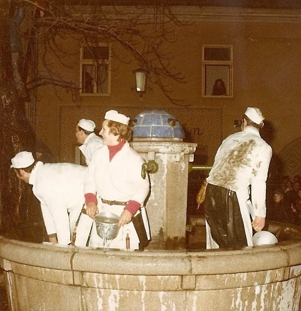 Historisches Bild: Metzgersprung der Familie Hausenberger